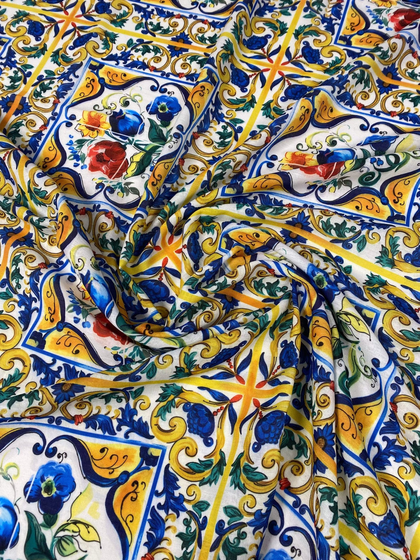 Small Linen Fabric with Mojalica Design for Home Decor and Crafts