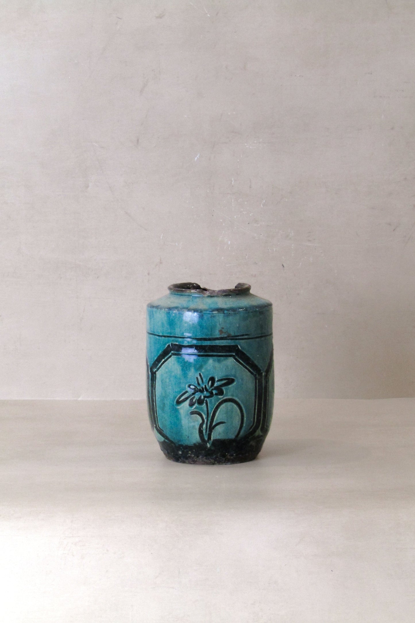 Vintage Emerald Green Pot - No 6