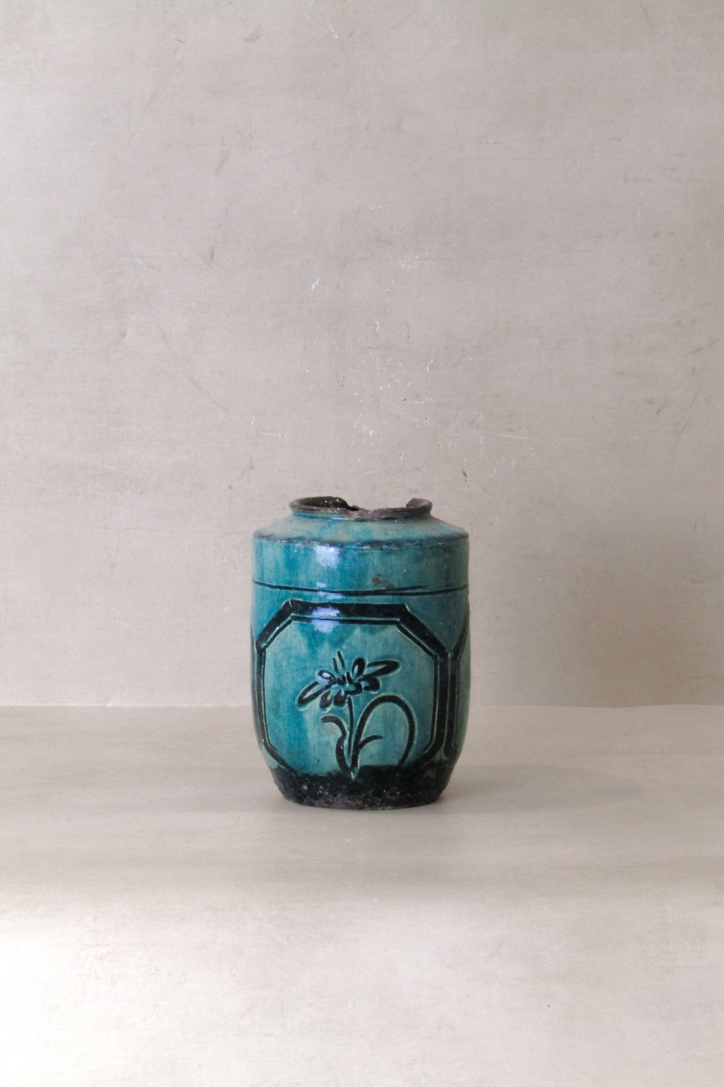 Vintage Emerald Green Pot - No 6