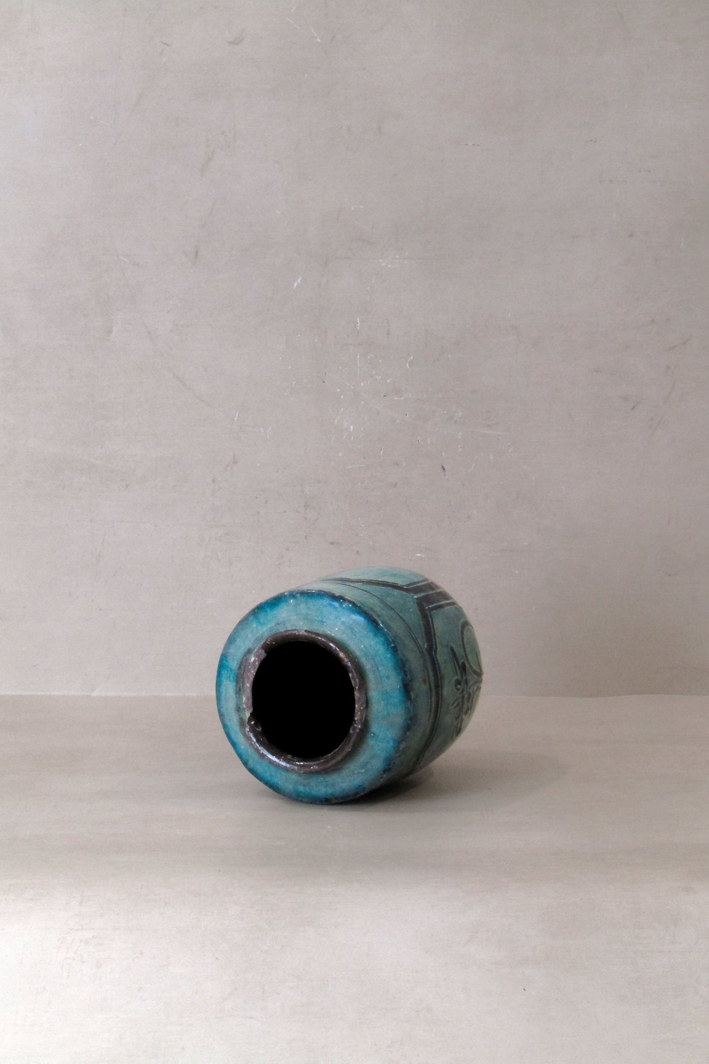 Vintage Emerald Green Pot - No 6