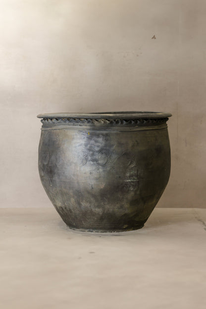 Big Old Grey Asian Pots - L017