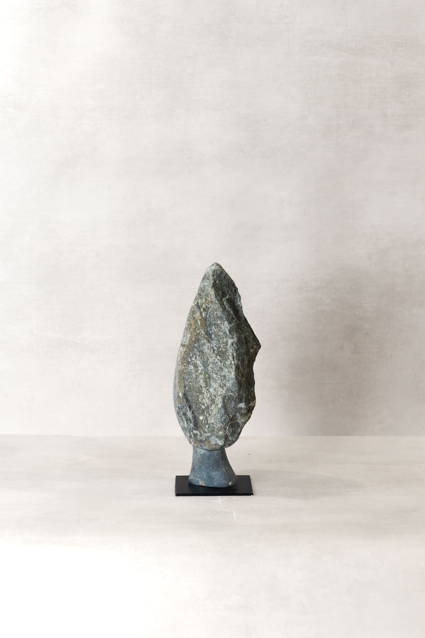 Stone head sculpture by Rizimu Chiwawa Zimbabwe (3110)