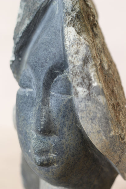 Stone head sculpture by Rizimu Chiwawa Zimbabwe (3006)