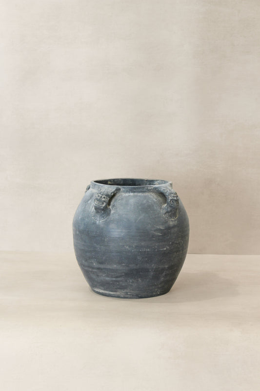 Vintage Lion Ears Dark Pot - De02