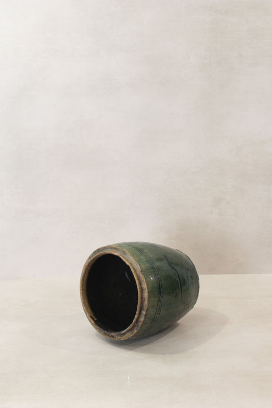 Vintage Emerald Green Pot - No 8