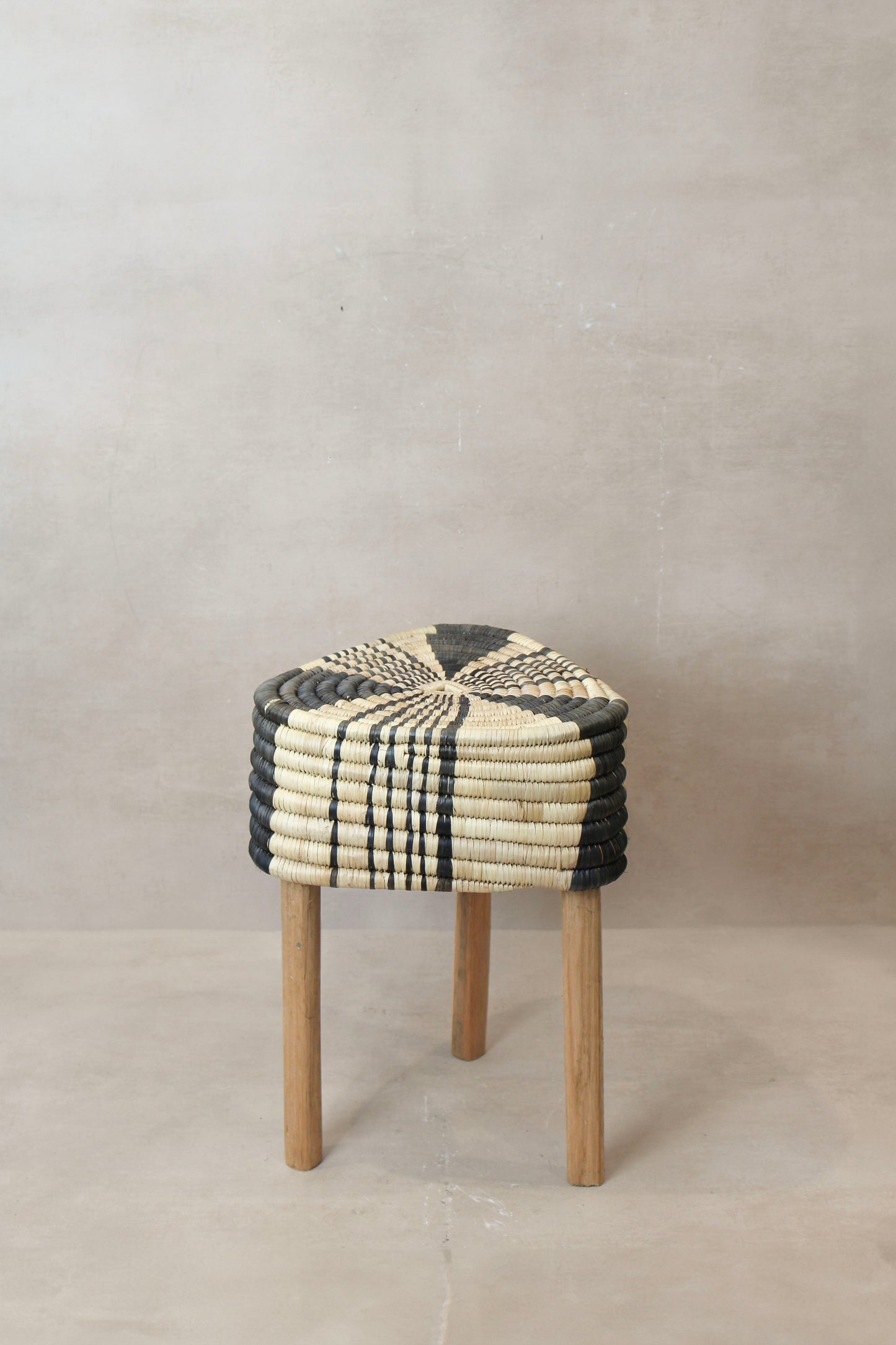 Woven Stool Black WS1