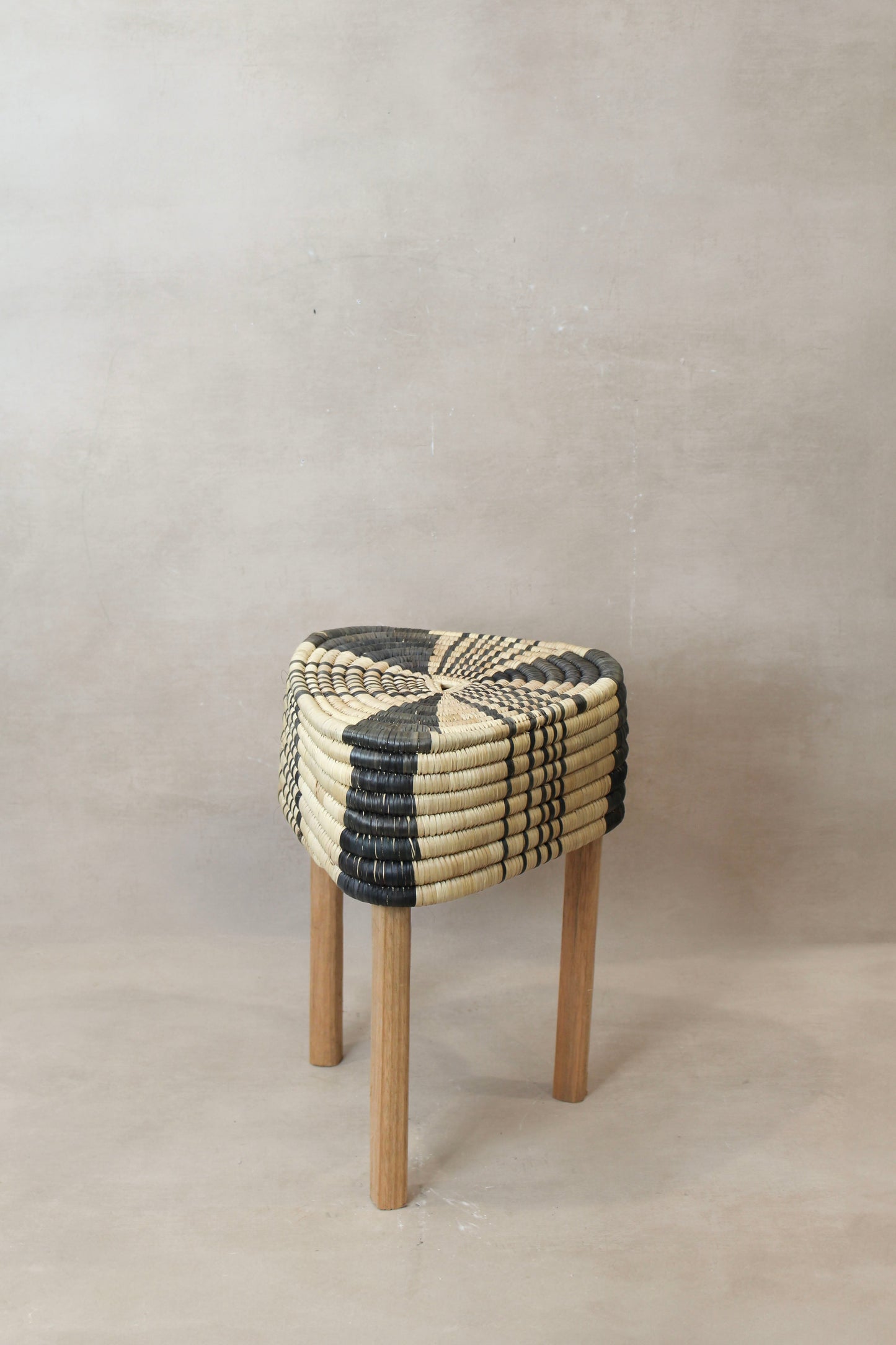 Woven Stool Black WS1