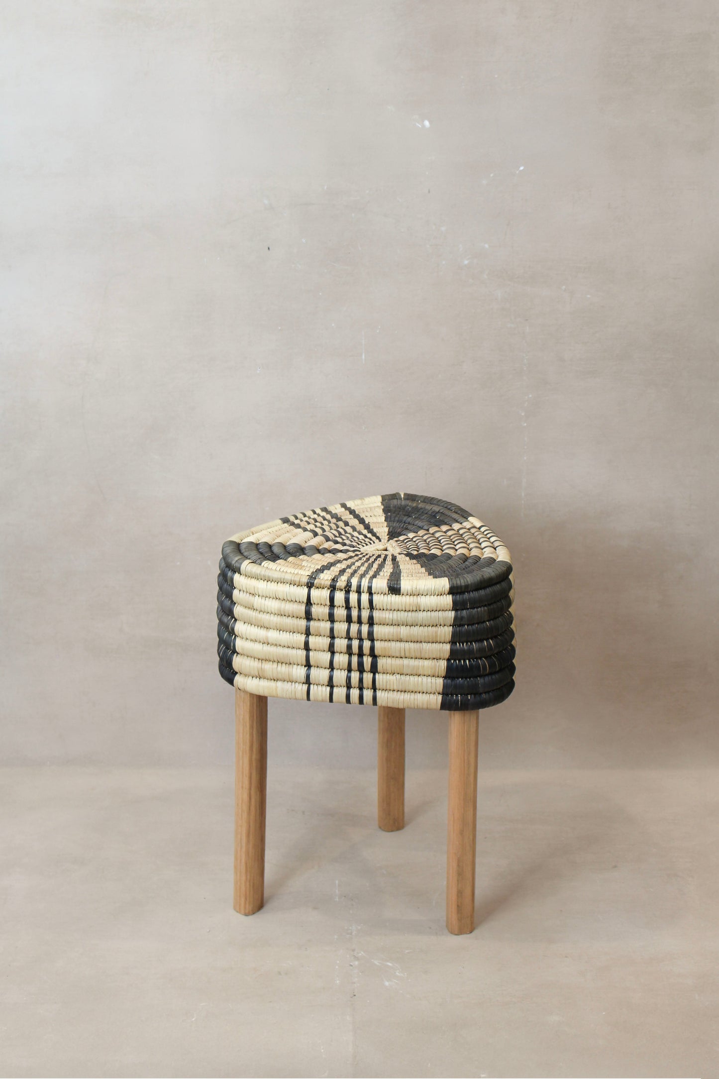Woven Stool Black WS1