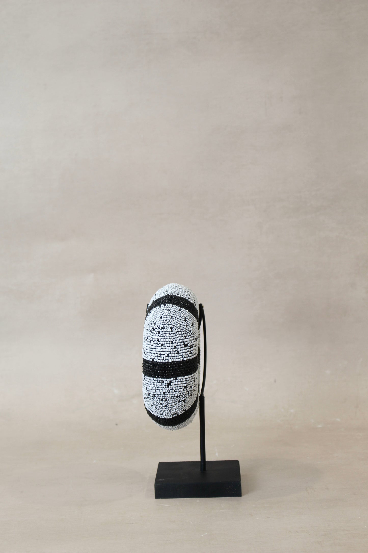 Cameroon beaded bracelet - Black and White