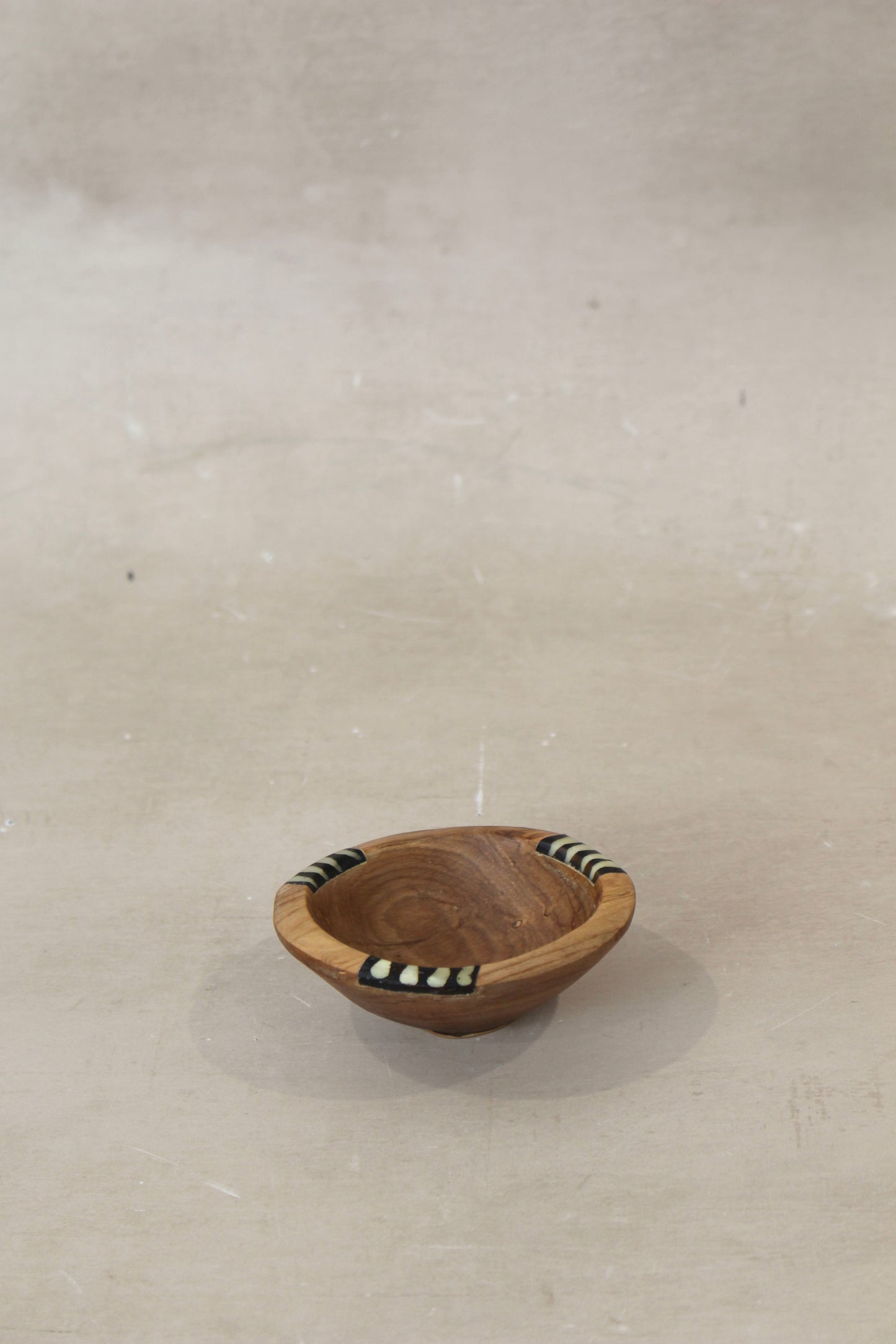 Wooden dish with inlay| WD02