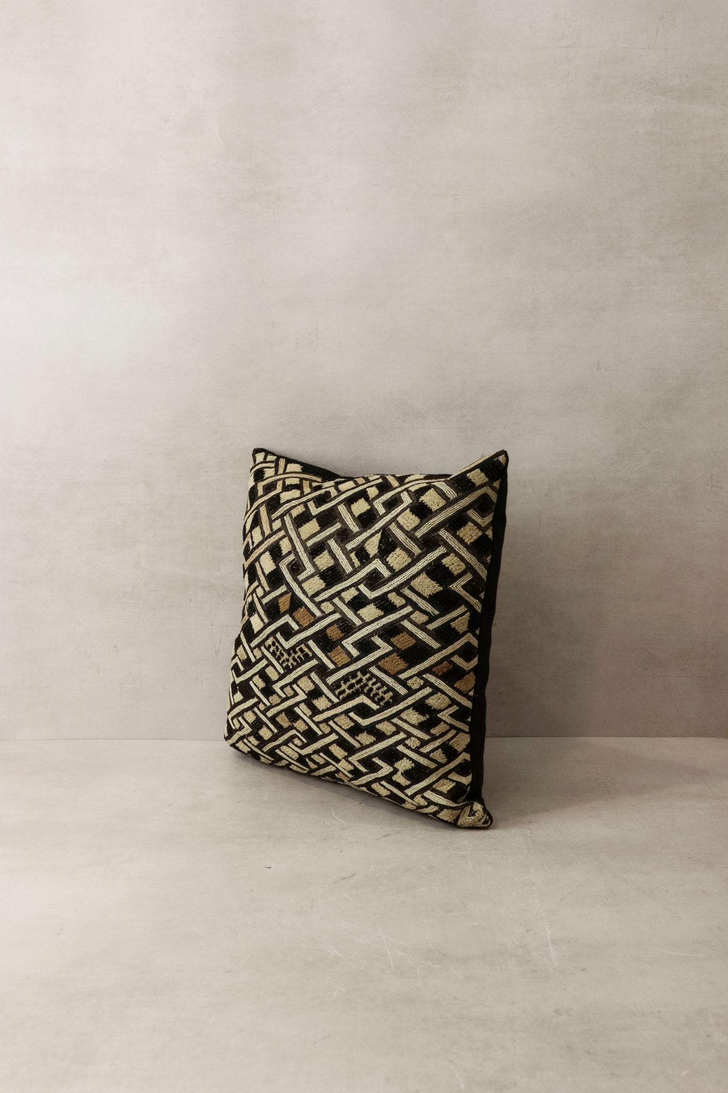 Showa cloth cushion - 74.2