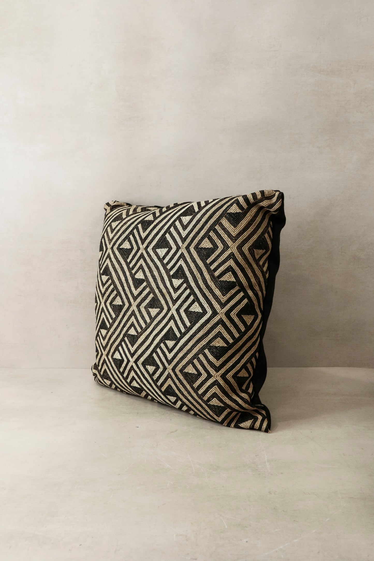 Showa cloth cushion - 74.1