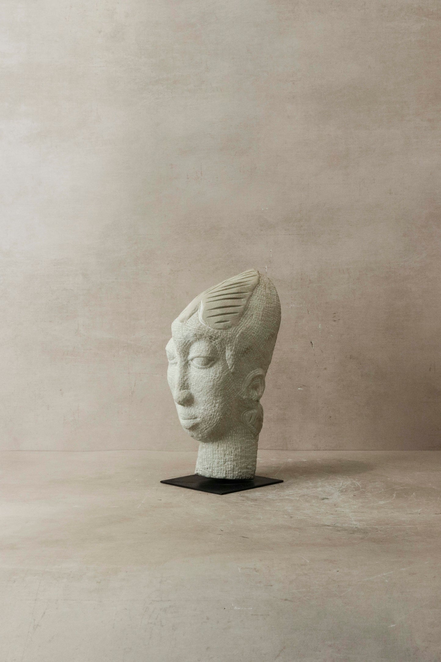 Stone head sculpture by Rizimu Chiwawa, Zimbabwe - 31.07