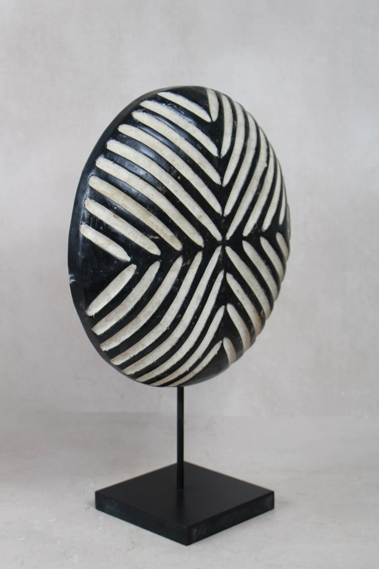 Cameroon Shield Round - 160.7