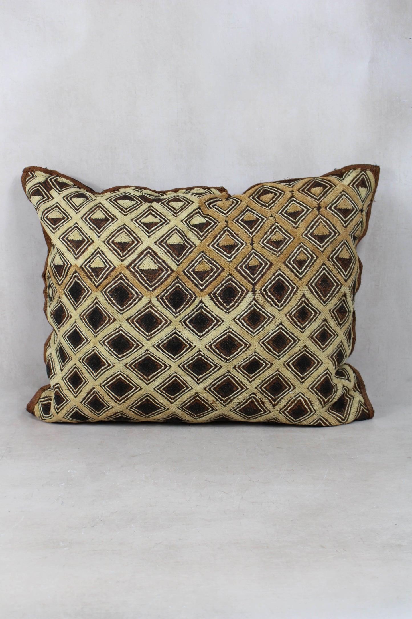 Vintage Showa Cloth Cushion - 25.11