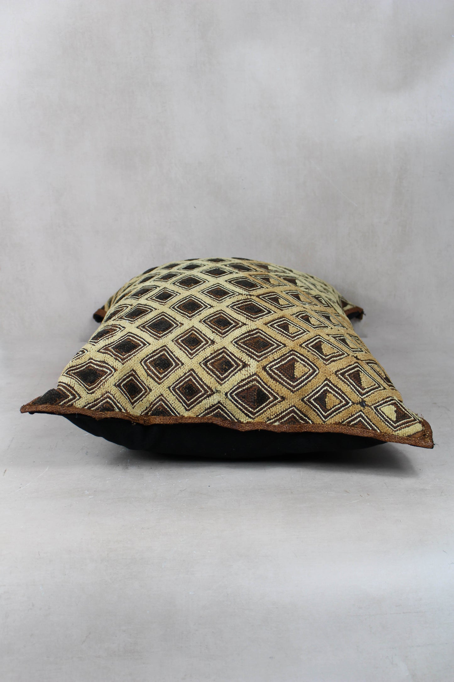 Vintage Showa Cloth Cushion - 25.11