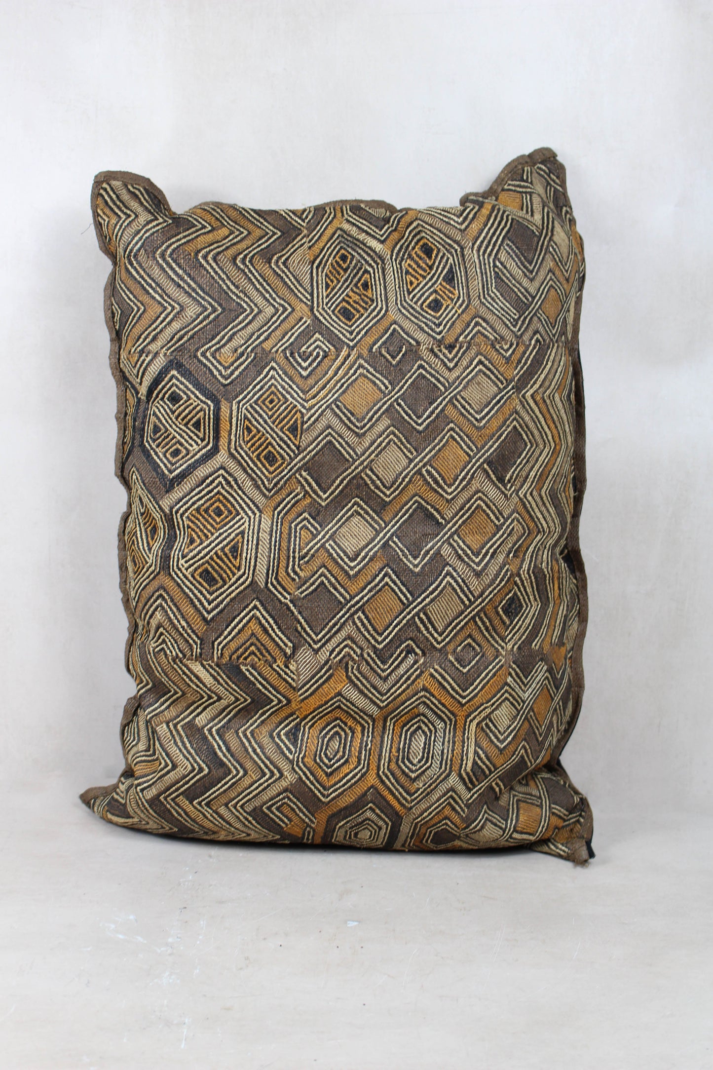 Vintage Showa Cloth Cushion - 25.12
