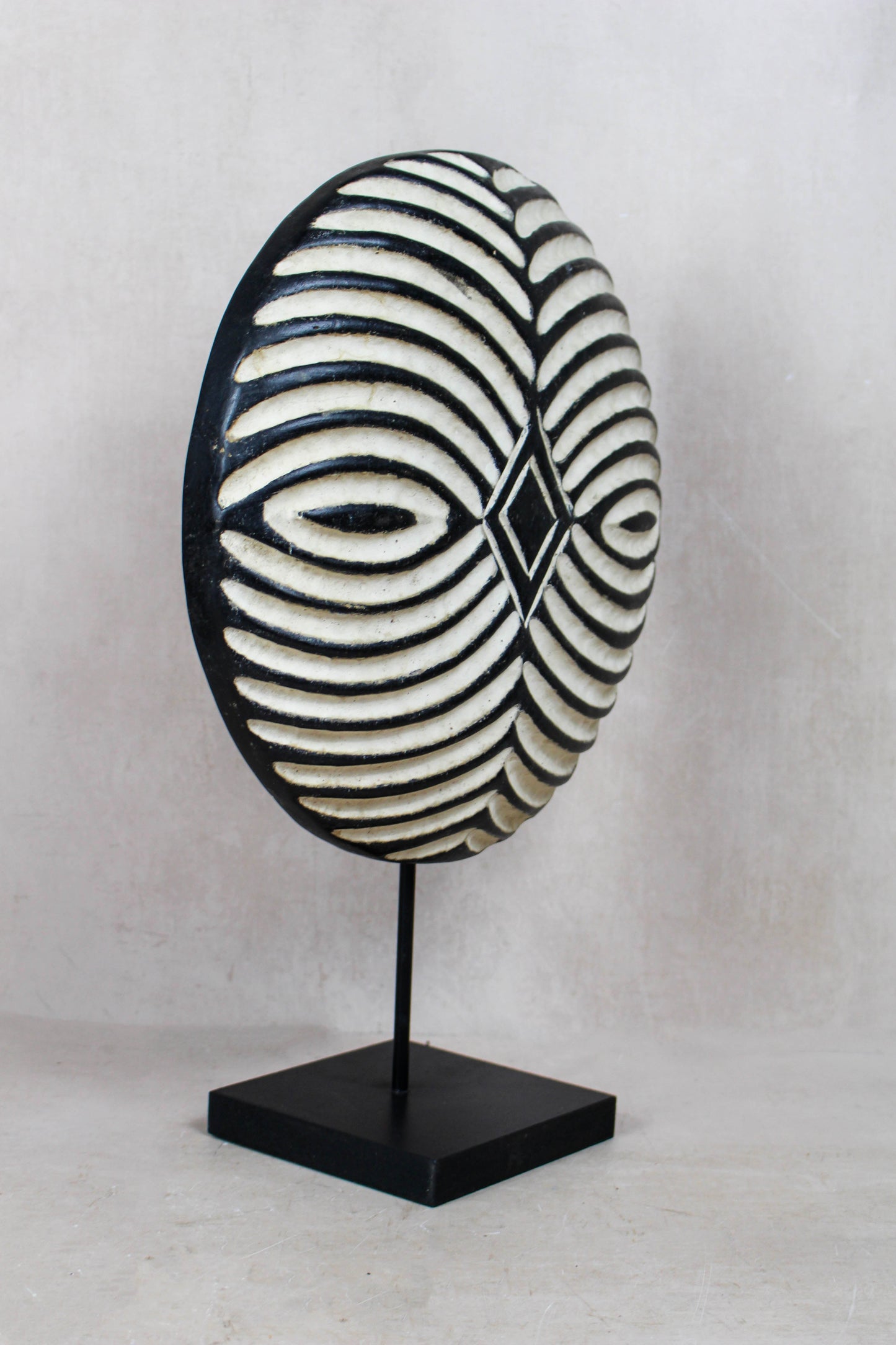 Cameroon Shield Round - 160.9