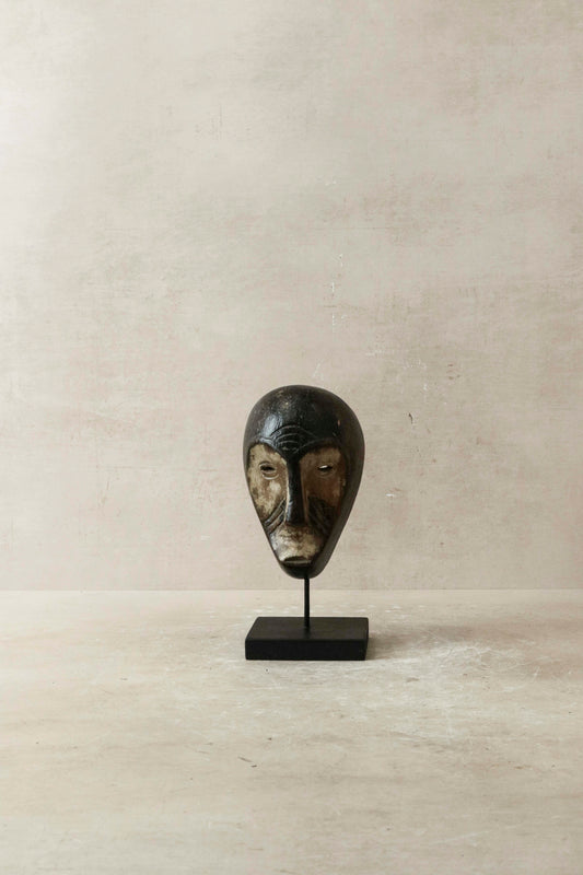 Hand carved African mask replica - 60.41
