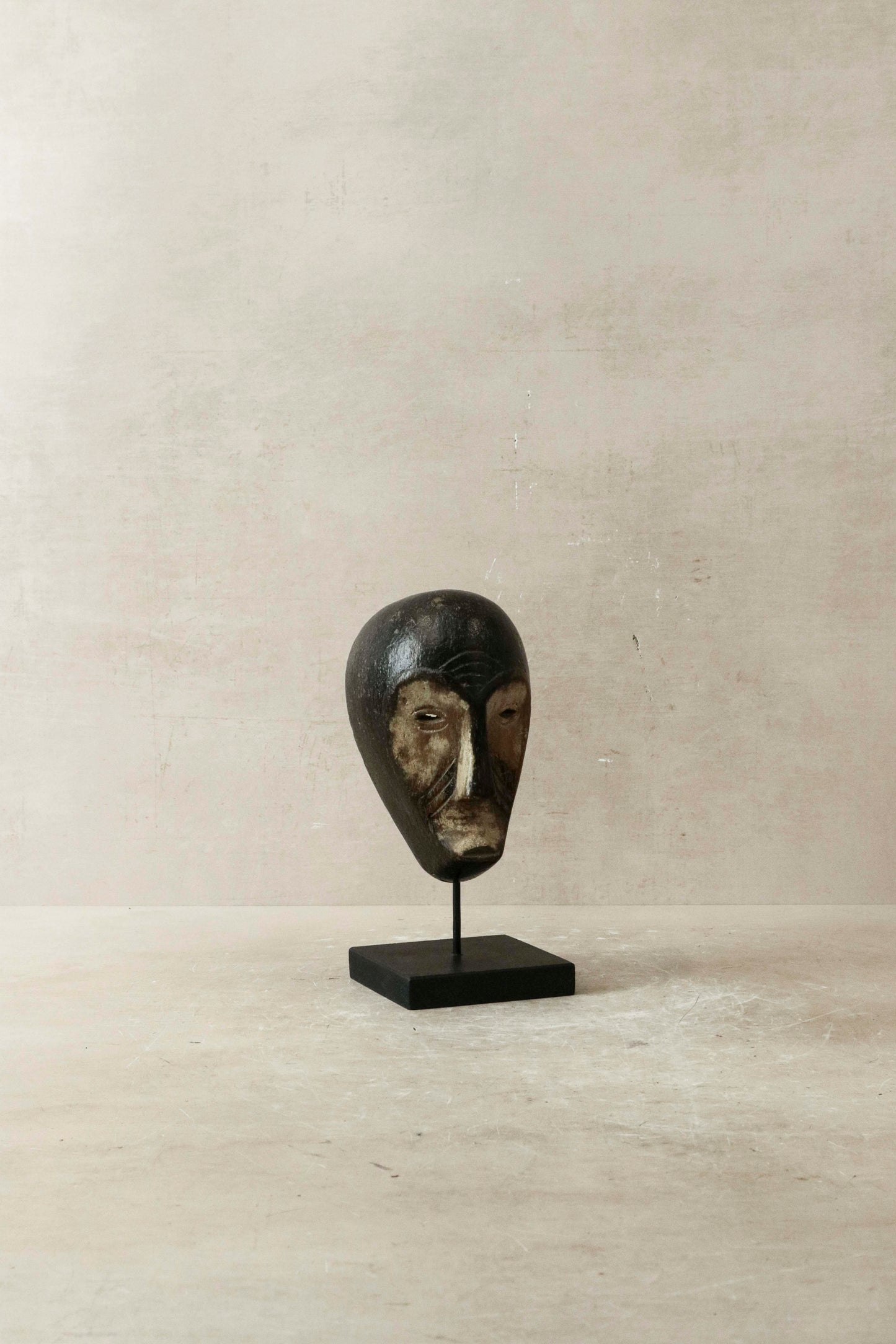 Hand carved African mask replica - 60.41