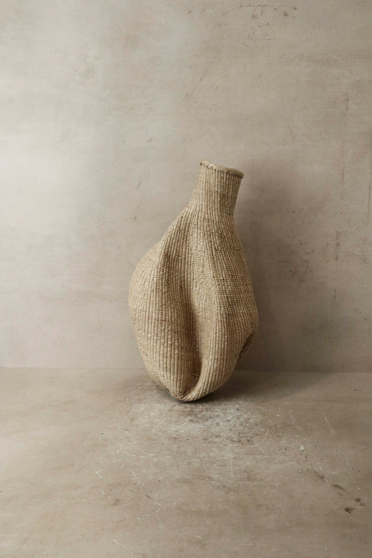 Garlic Gourd woven basket - Zimbabwe - 52.2