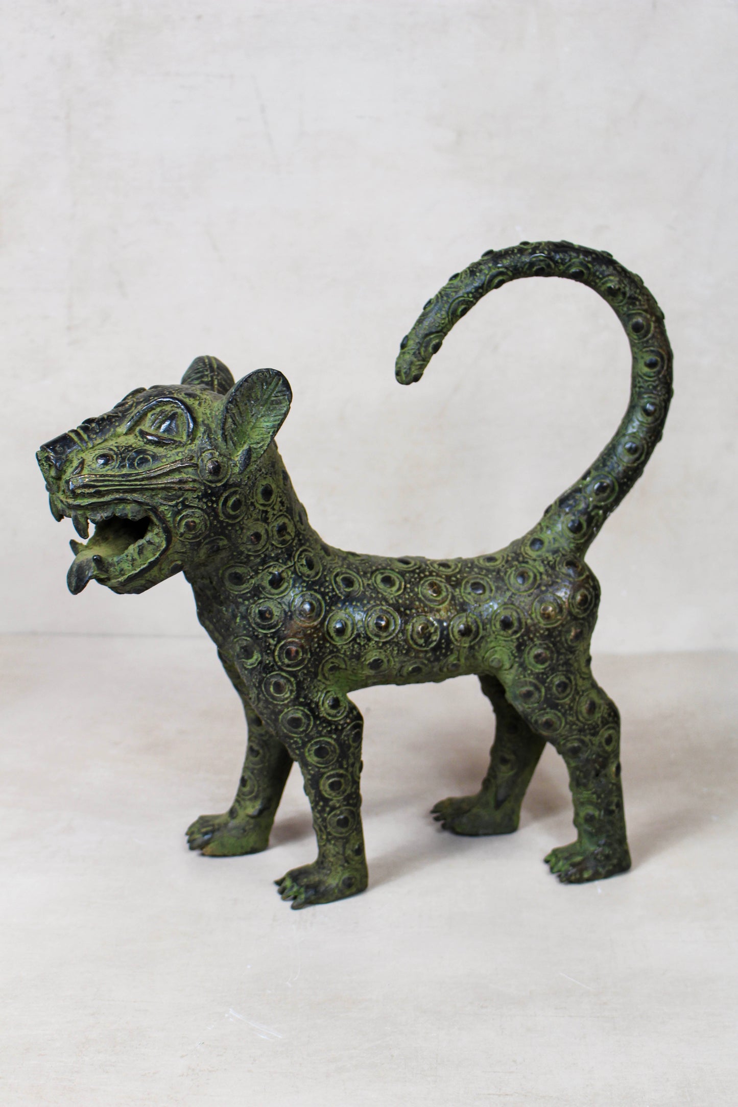 Benin Leopard sculpture - Bronze Large 107.1
