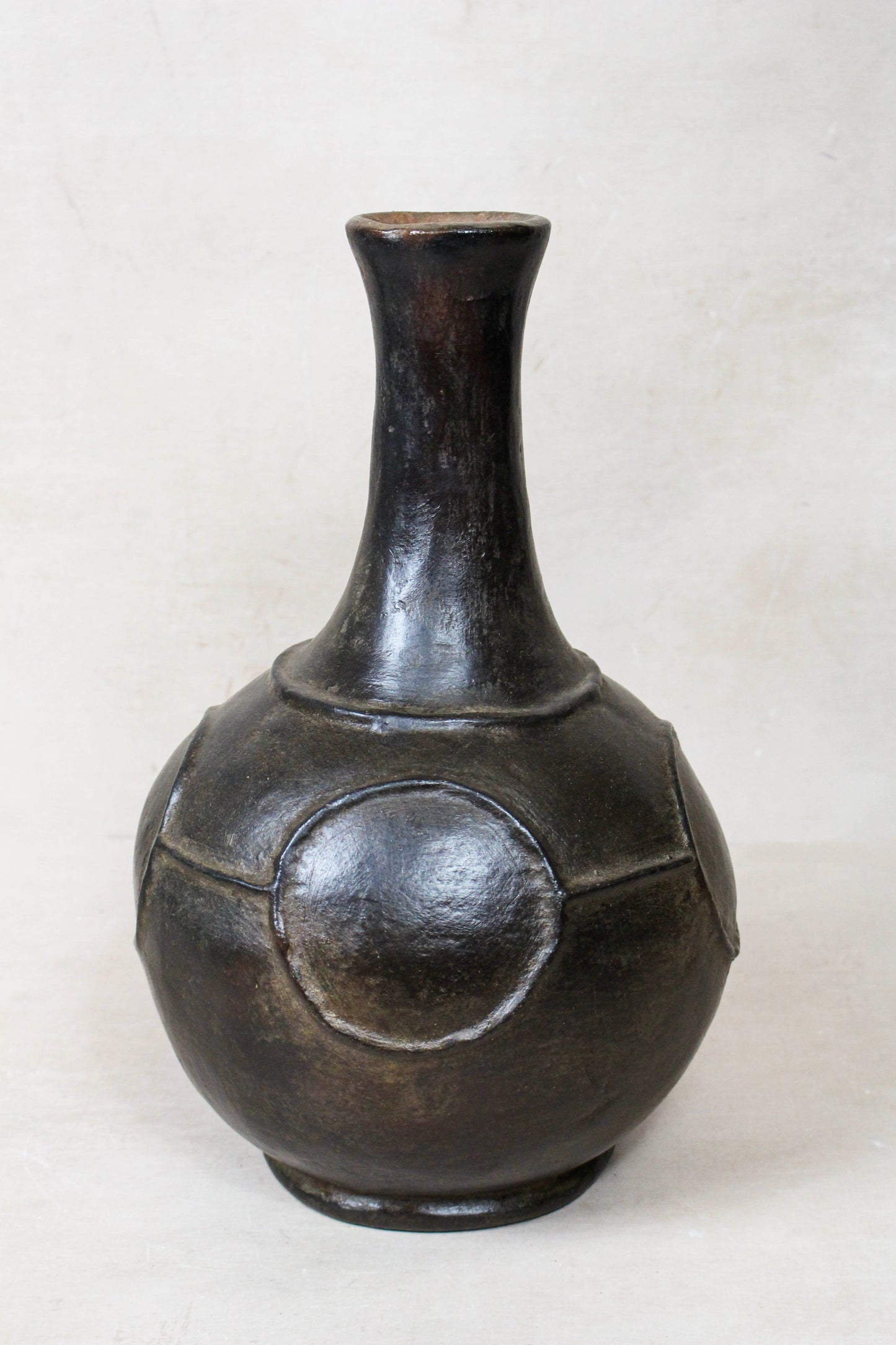 Mangbetu Clay Vase - 229.4