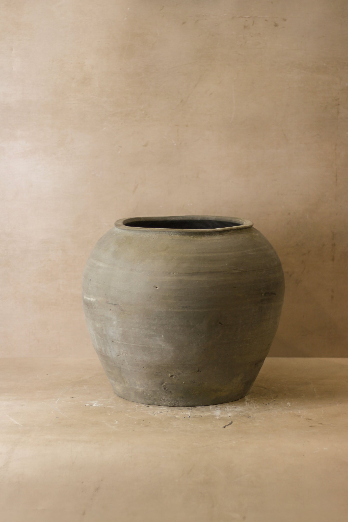 Vintage Dark Pot - No 55