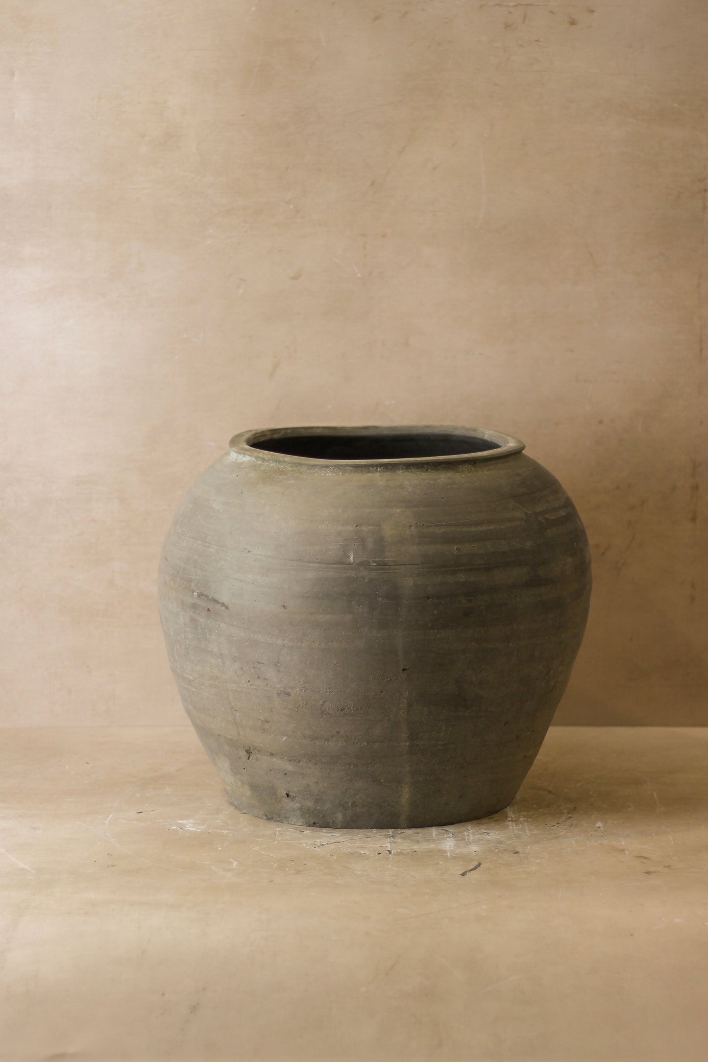 Vintage Dark Pot - No 55