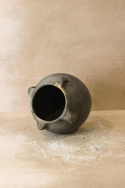 Vintage Lion Ears Dark Pot - De4.7