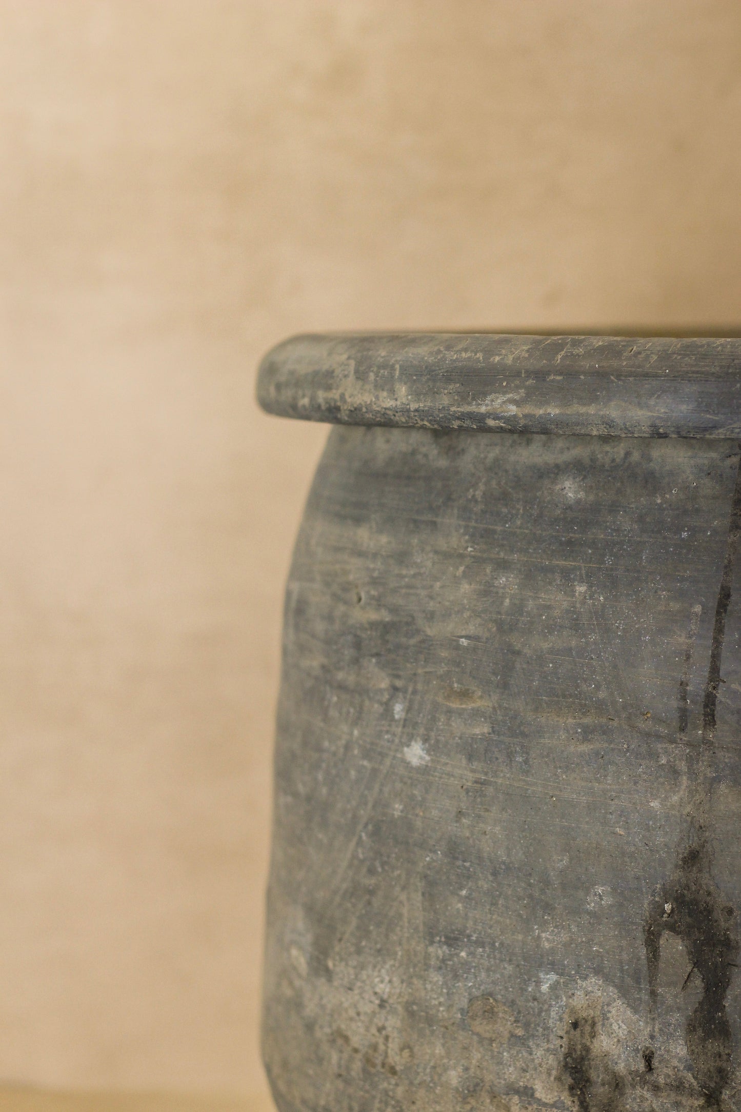 Big Old Grey Asian Pot - L011