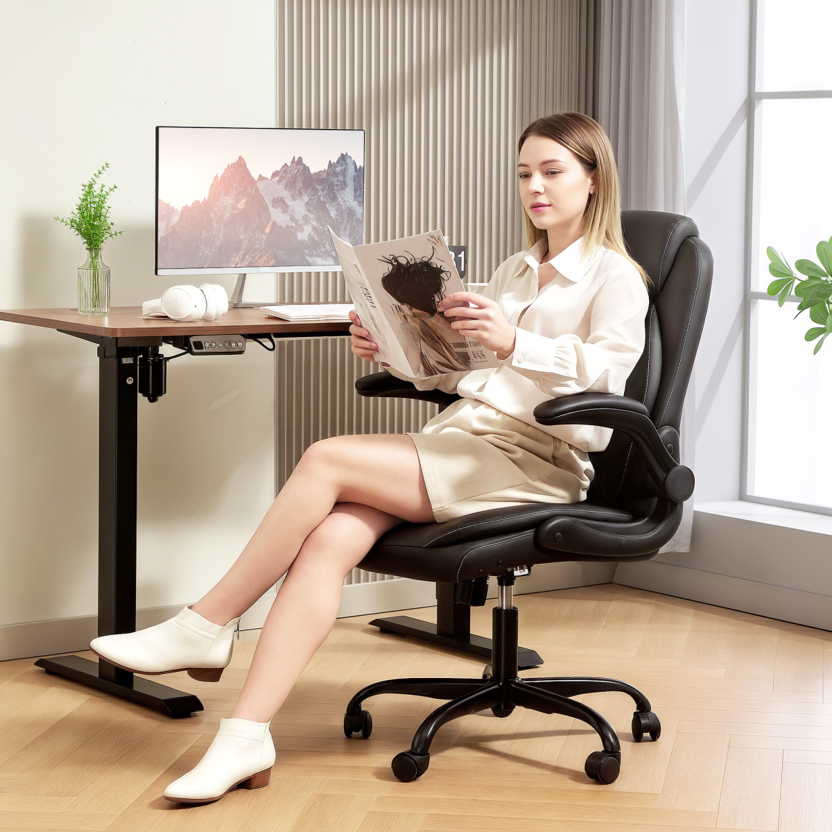 HOMCOM PU Leather Office Desk Chair with Thick Cushion