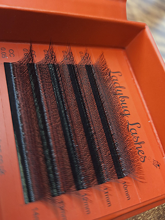 Try me! Sample Tray – 6D Clover Lashes