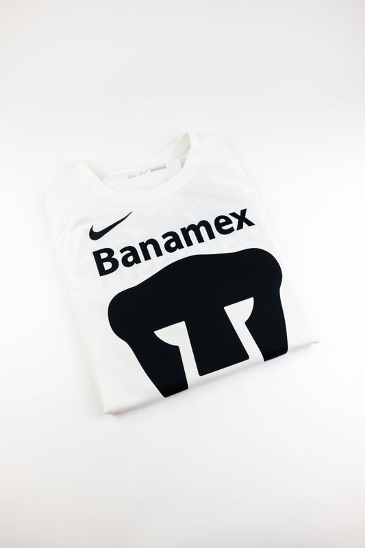 Pumas UNAM 2015-16 Football shirt (Small)