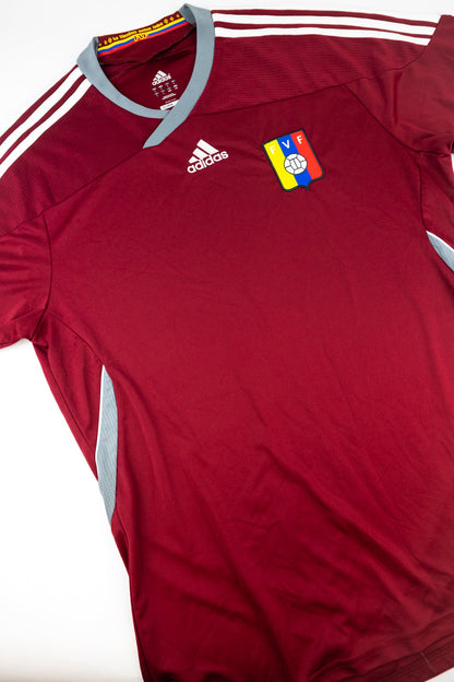 Venezuela 2011-12 Football Shirt (Large)