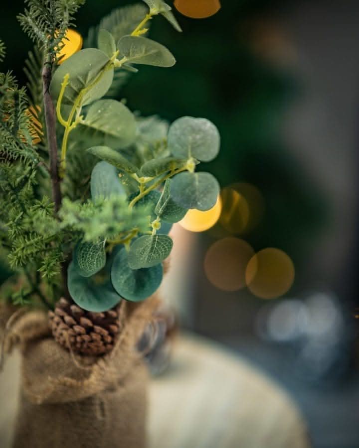 Pine Cone Berries Mini Artificial Tree Decoration