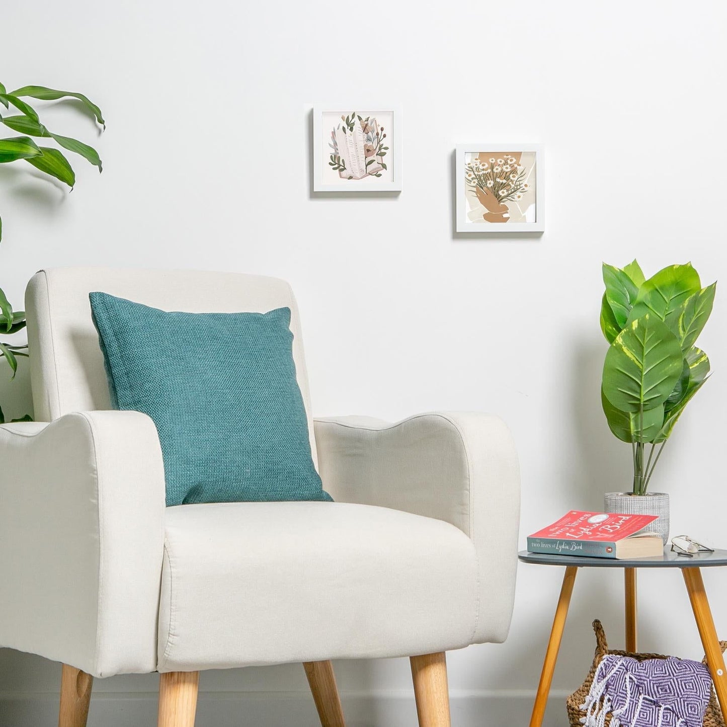 6" x 6" White 3D Box Photo Frame - with 2" x 2" Mount