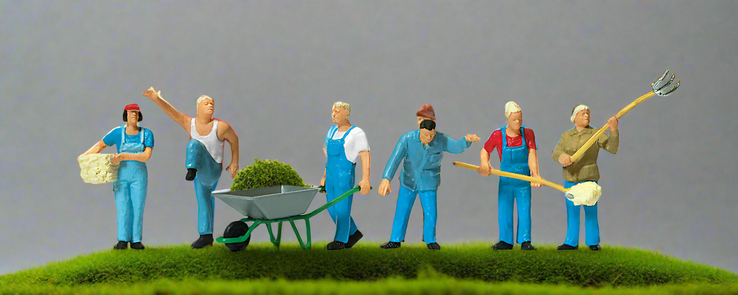 Modern Farmers Terrarium Figures 2560