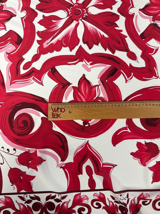 Red Big Majolica Pattern Fabric