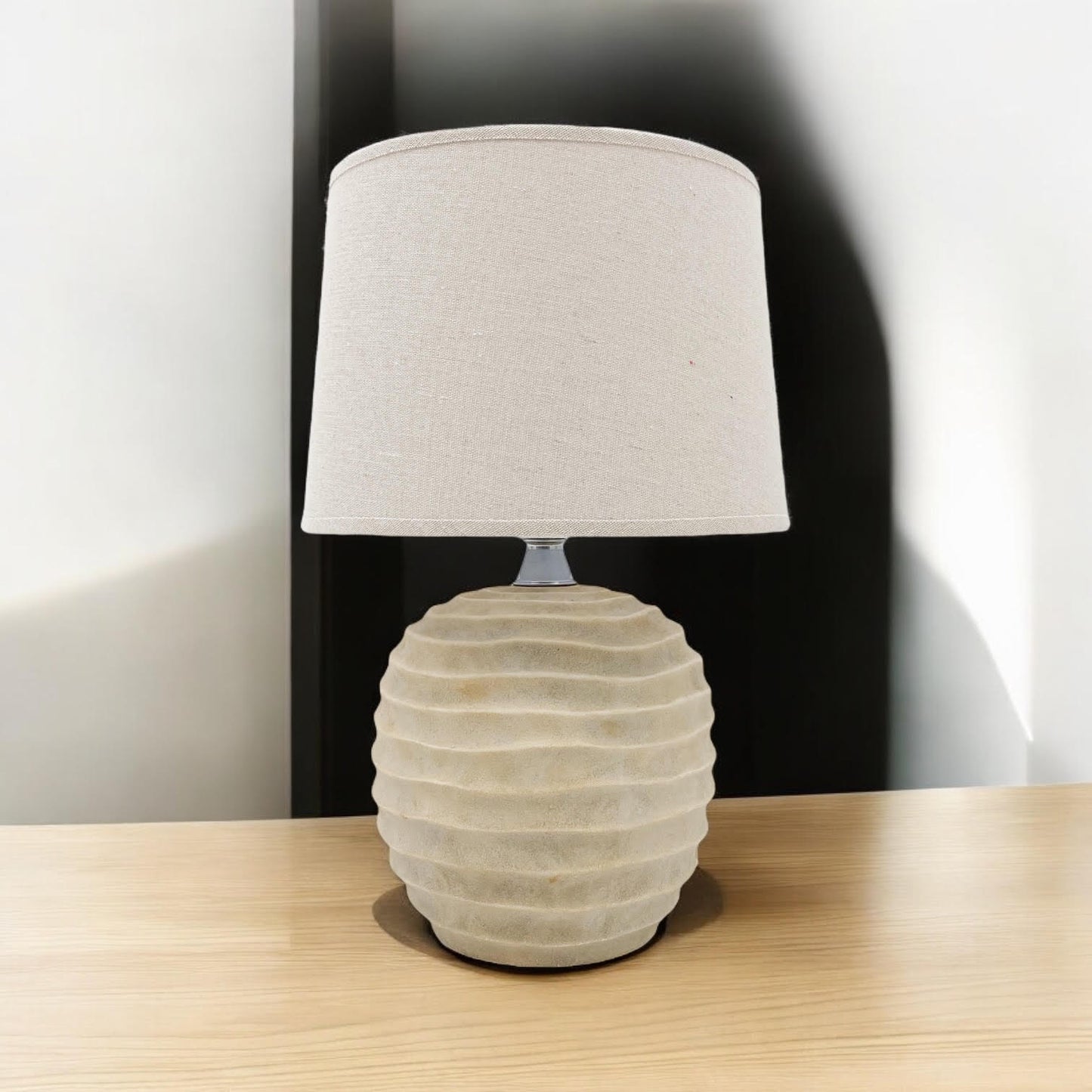 44X20X20CM TABLE LAMP
