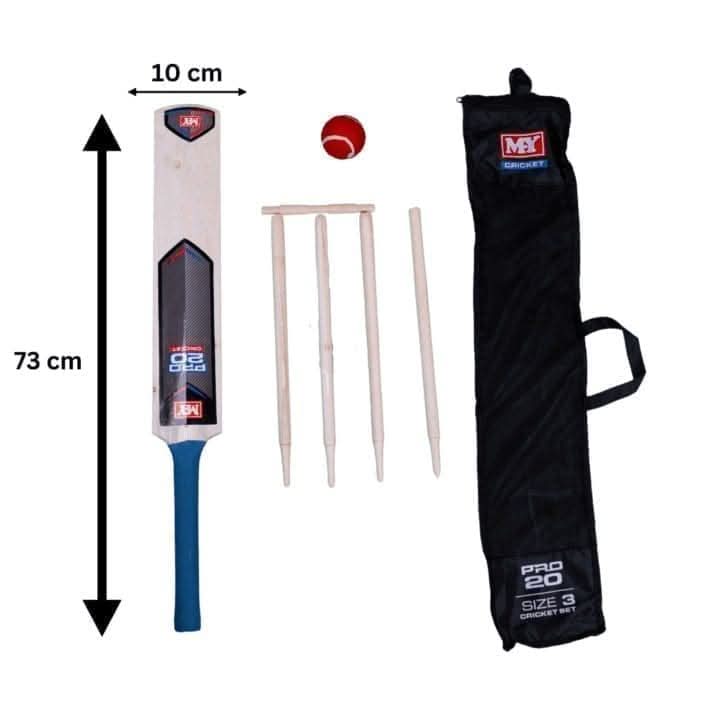 Novelty 8 Piece Wooden Cricket Set & Carry Bag