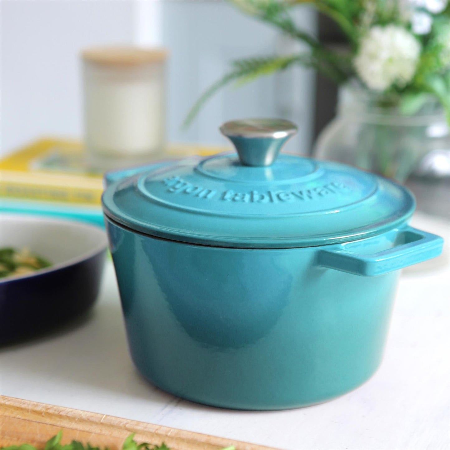 2.8L Teal Ombre Round Cast Iron Casserole Dish