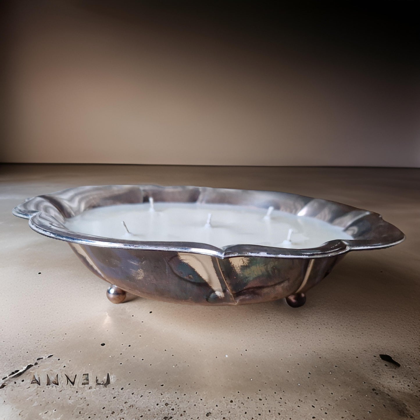 Flower-Shaped Bowl Candle – Vintage Bookshop Scent