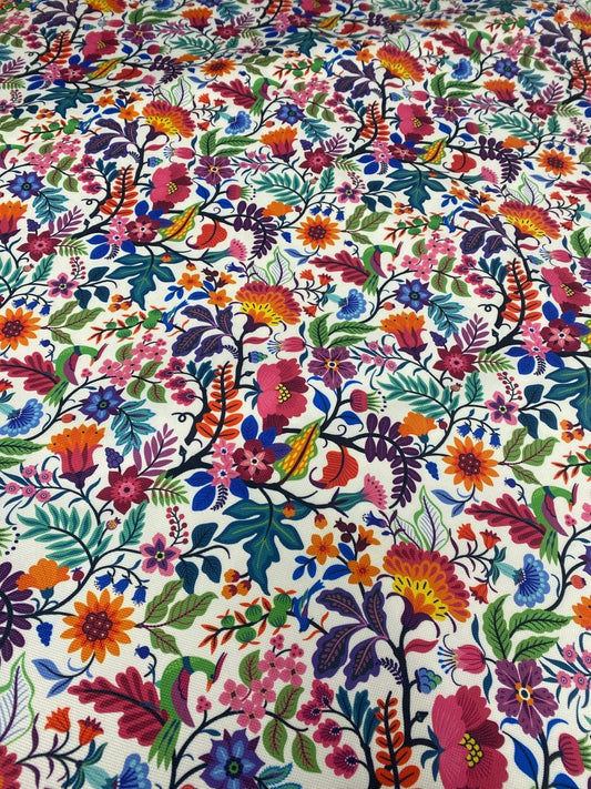 Flower Design Upholstery Fabric for Elegant Home Décor