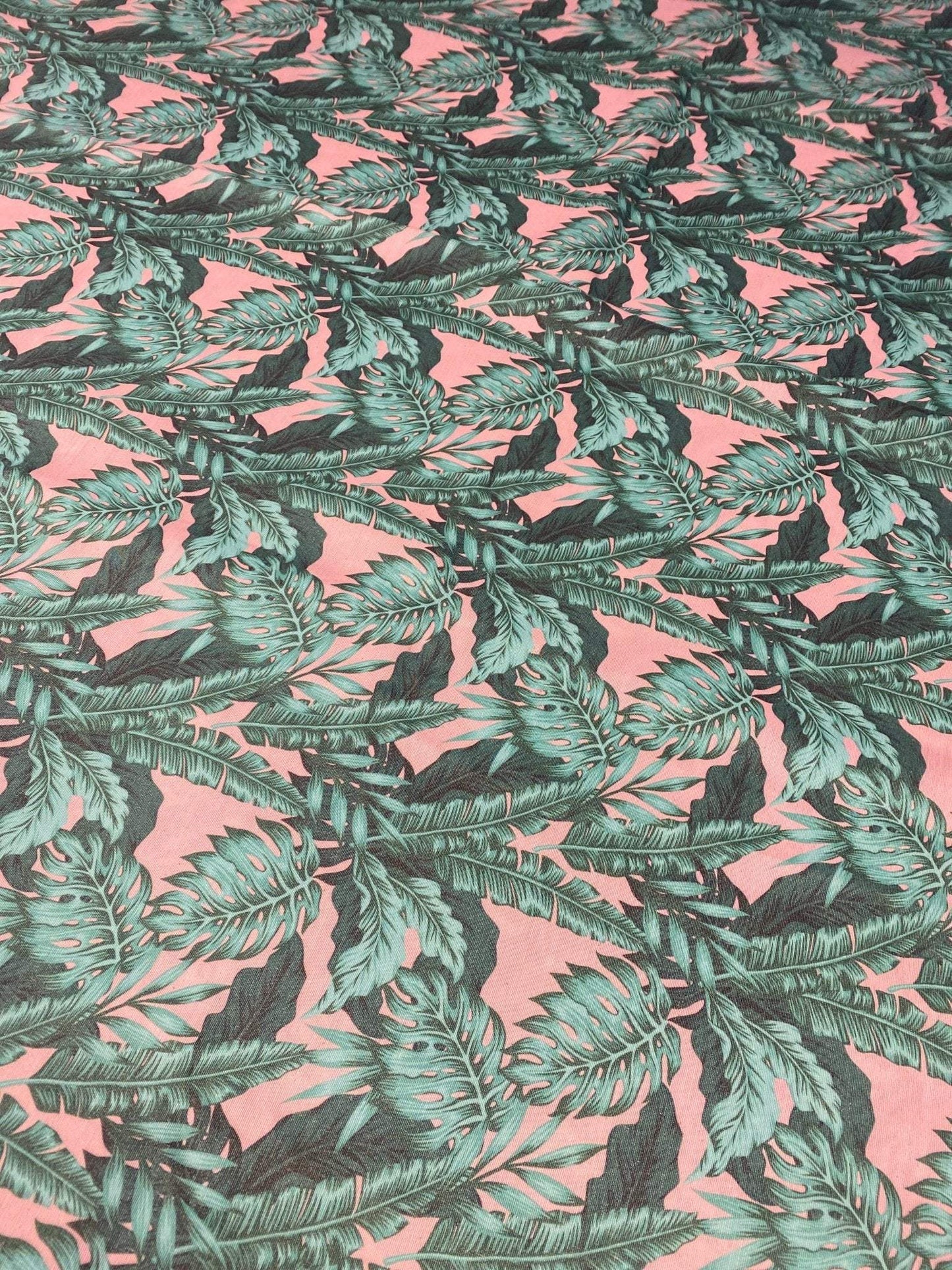 Green Leaf Pattern Linen Fabric for Stylish Home Decor