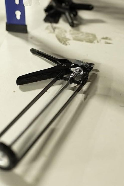 Heavy Duty Skeleton Caulking Gun - Extra Strong Metal Frame Flow