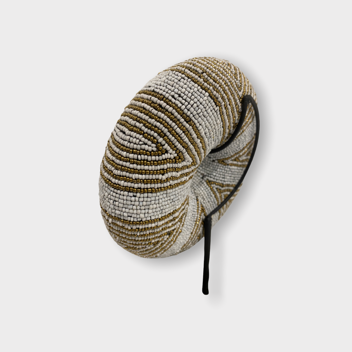 Cameroon beaded bracelet - (89.1) white/gold