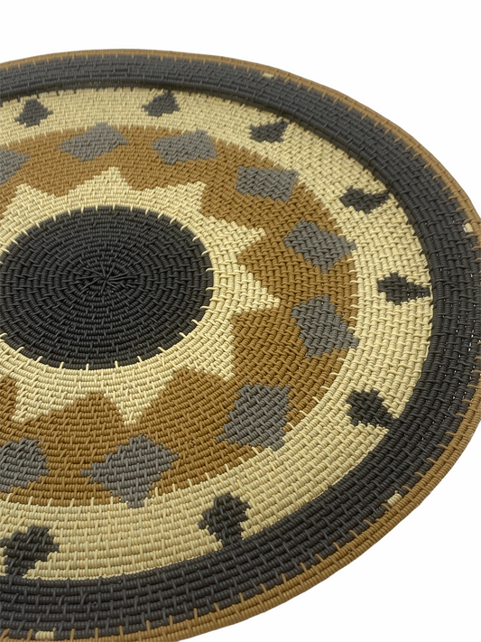 Zulu Telephone Wire Plates 32cm