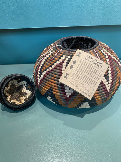 Zulu Ukhamba - traditional basket (22.1)