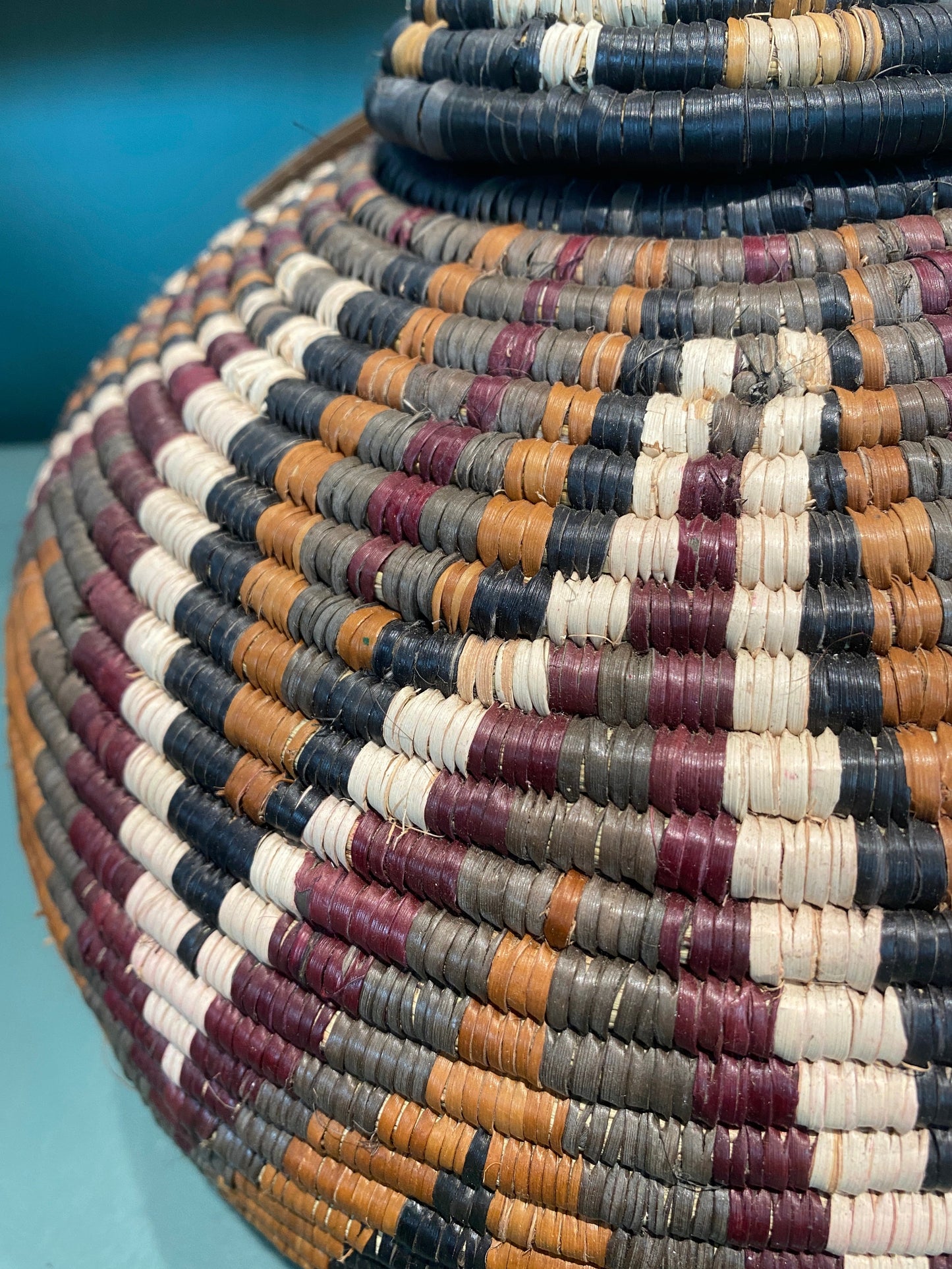 Zulu Ukhamba - traditional basket (22.1)